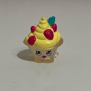 Shopkins Season 1 Berry Sweet Cupcake - Rare Original Bakery Team